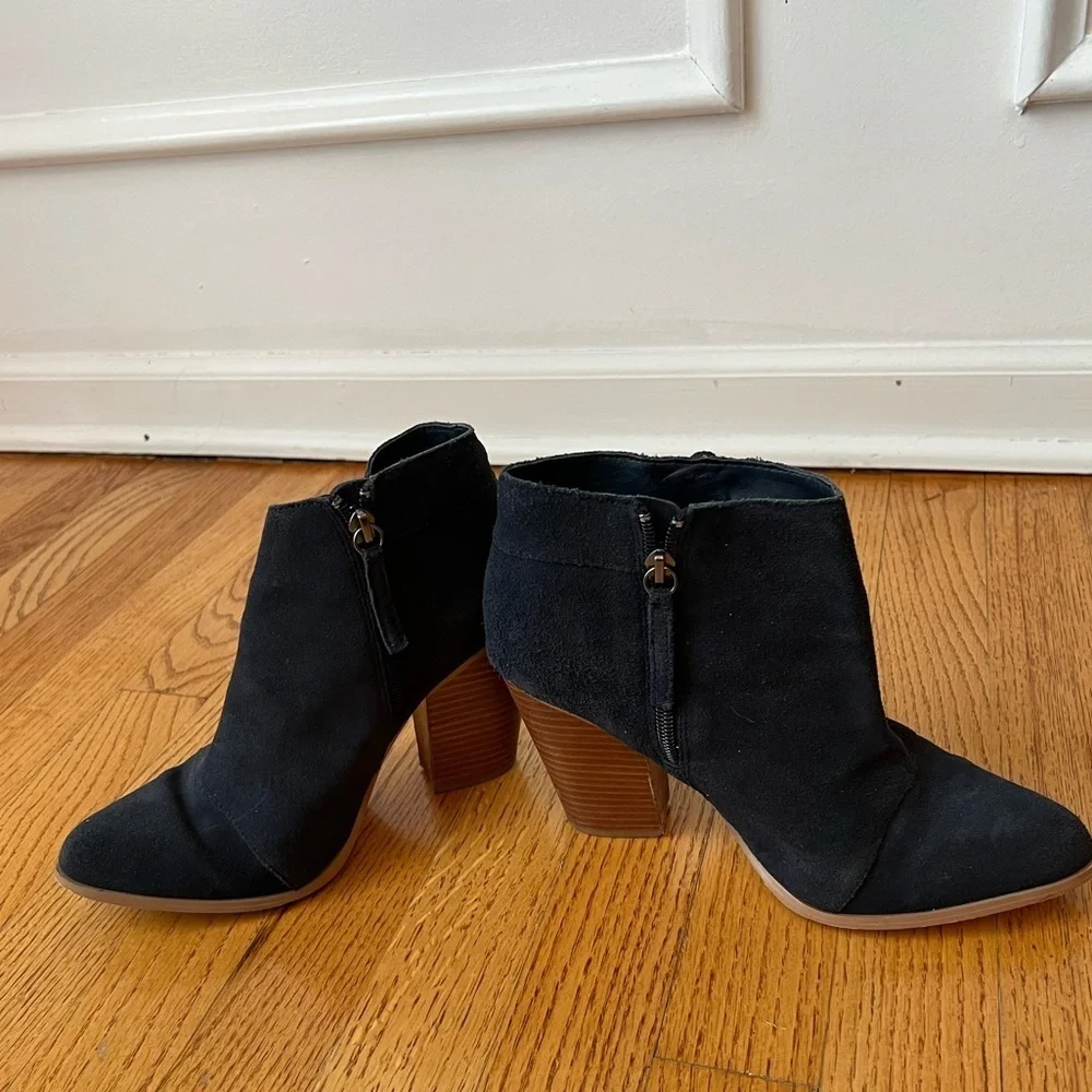 Sole Society Navy Suede Ankle Booties with Tassel Block Heel
